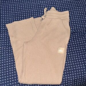 ALO Yoga men’s micro waffle gravel (tan)